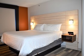 Holiday Inn Express Hotel & Suites Sedalia
