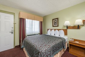 Days Inn & Suites by Wyndham Springfield on I-44