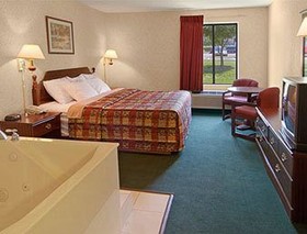 Days Inn by Wyndham Battlefield Rd/Hwy 65