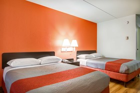 Motel 6 Springfield North
