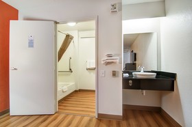 Motel 6 Springfield North