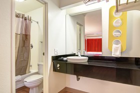 Motel 6 Springfield North
