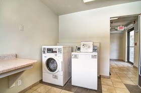 Motel 6 Springfield North