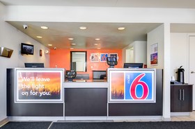 Motel 6 Springfield North