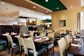 Aviator Hotel & Suites, BW Signature Collection