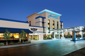 Aviator Hotel & Suites, BW Signature Collection