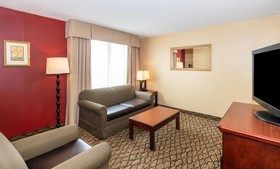 Aviator Hotel & Suites, BW Signature Collection