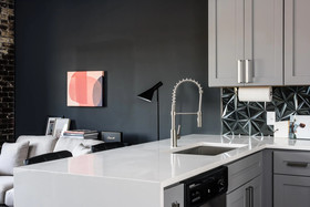 Bordeaux - Luxe LF Square Apts with Rooftop by Zencity
