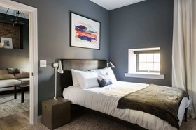Bordeaux - Luxe LF Square Apts with Rooftop by Zencity