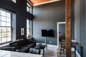 Bordeaux - Luxe LF Square Apts with Rooftop by Zencity