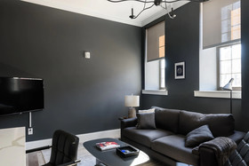 Bordeaux - Luxe LF Square Apts with Rooftop by Zencity