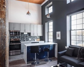 Bordeaux - Luxe LF Square Apts with Rooftop by Zencity
