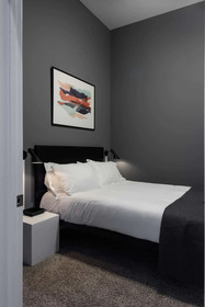Bordeaux - Luxe LF Square Apts with Rooftop by Zencity