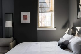 Bordeaux - Luxe LF Square Apts with Rooftop by Zencity