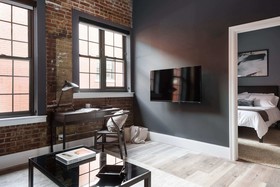 Bordeaux - Luxe LF Square Apts with Rooftop by Zencity