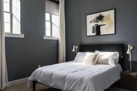 Bordeaux - Luxe LF Square Apts with Rooftop by Zencity