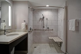 DoubleTree by Hilton St. Louis Airport