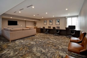 DoubleTree by Hilton St. Louis Airport