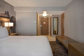 DoubleTree by Hilton St. Louis Airport