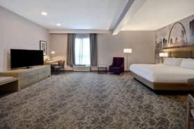 DoubleTree by Hilton St. Louis Airport