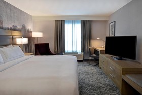 DoubleTree by Hilton St. Louis Airport