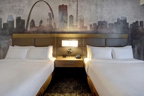 DoubleTree by Hilton St. Louis Airport