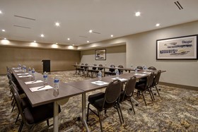 DoubleTree by Hilton St. Louis Airport