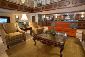 Drury Inn & Suites Convention Center