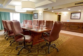 Drury Inn & Suites Convention Center