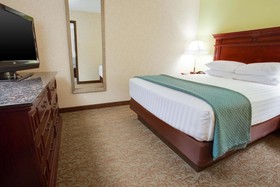 Drury Inn & Suites Convention Center