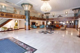 Drury Inn & Suites Convention Center