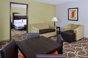 Elimwood Hotel
