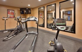 Holiday Inn Express & Suites St Louis Airport