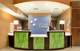 Holiday Inn Express & Suites St Louis Airport