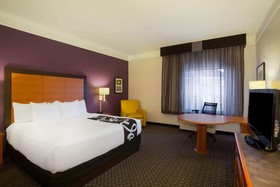 La Quinta Inn & Suites by Wyndham St. Louis Westport
