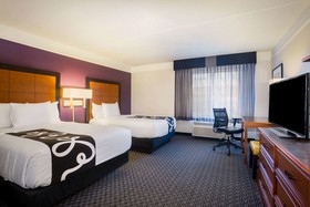La Quinta Inn & Suites by Wyndham St. Louis Westport