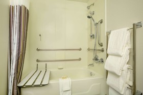 La Quinta Inn & Suites by Wyndham St. Louis Westport