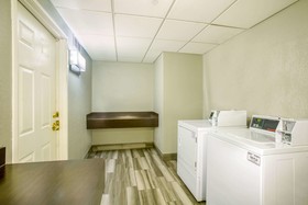 La Quinta Inn & Suites by Wyndham St. Louis Westport