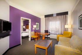 La Quinta Inn & Suites by Wyndham St. Louis Westport