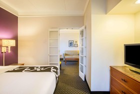 La Quinta Inn & Suites by Wyndham St. Louis Westport