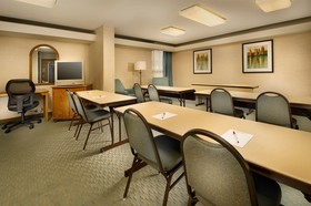 Pear Tree Inn St. Louis Airport