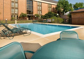 Pear Tree Inn St. Louis Airport