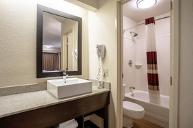 Red Roof PLUS+ St Louis - Forest Park/Hampton Ave