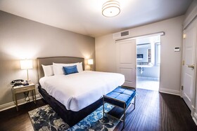 Seven Gables Inn