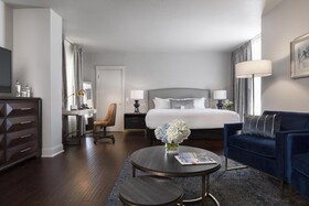 Seven Gables Inn