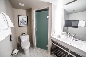 Seven Gables Inn
