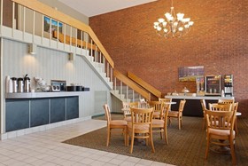 Travelodge Diamond Inn