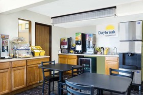 Days Inn by Wyndham Warrensburg