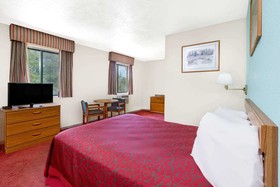 Days Inn by Wyndham Warrensburg