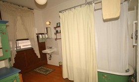 Hickory House Inn